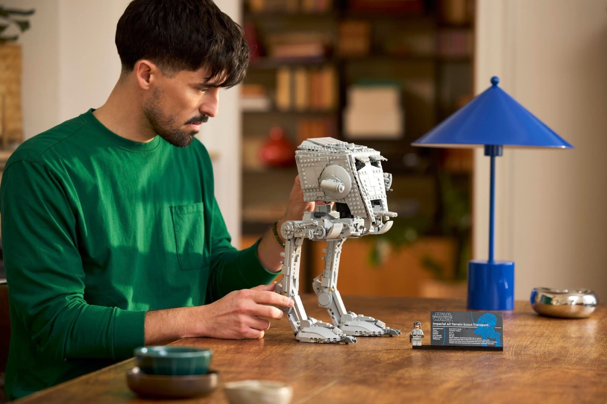 AT-ST Walker när det byggs och används