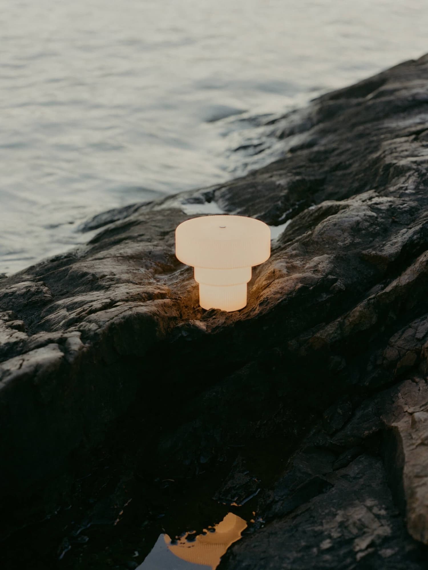 Ferm Living Ripple portabel lampa