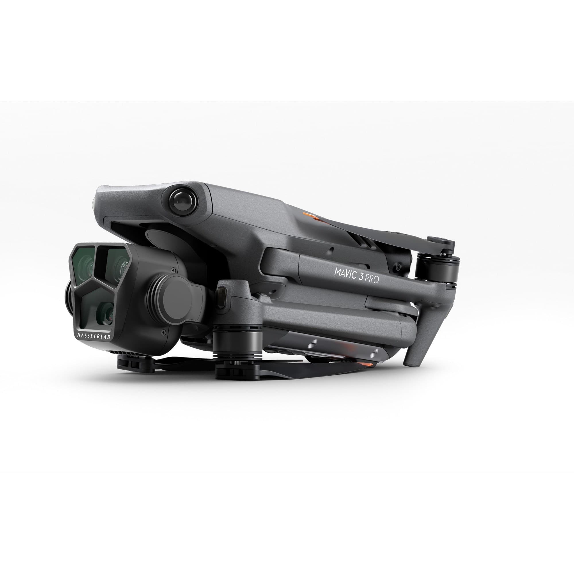Mavic 3 Pro hopvikt med tre kameror