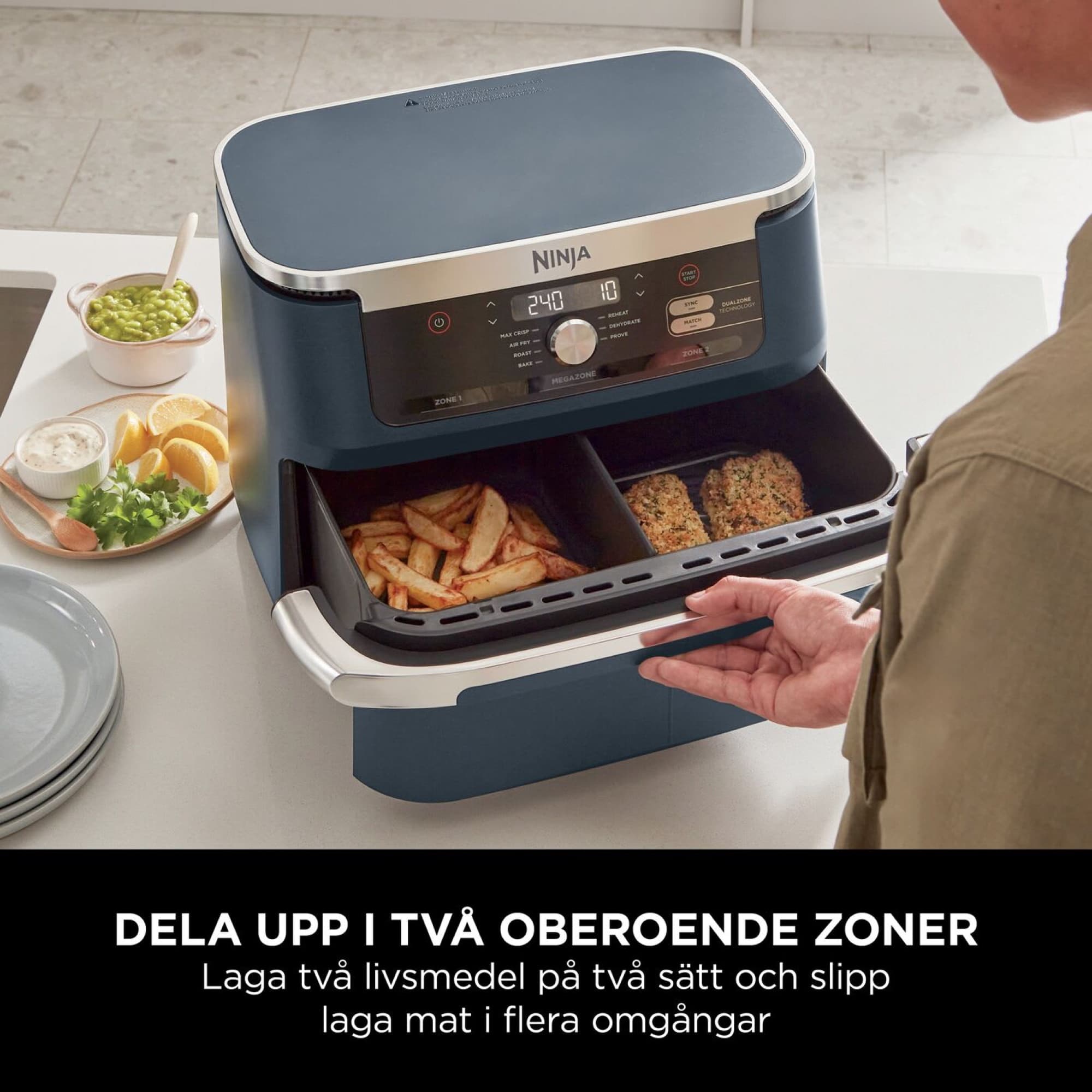 Två zoner med pommes och kyckling i lådan