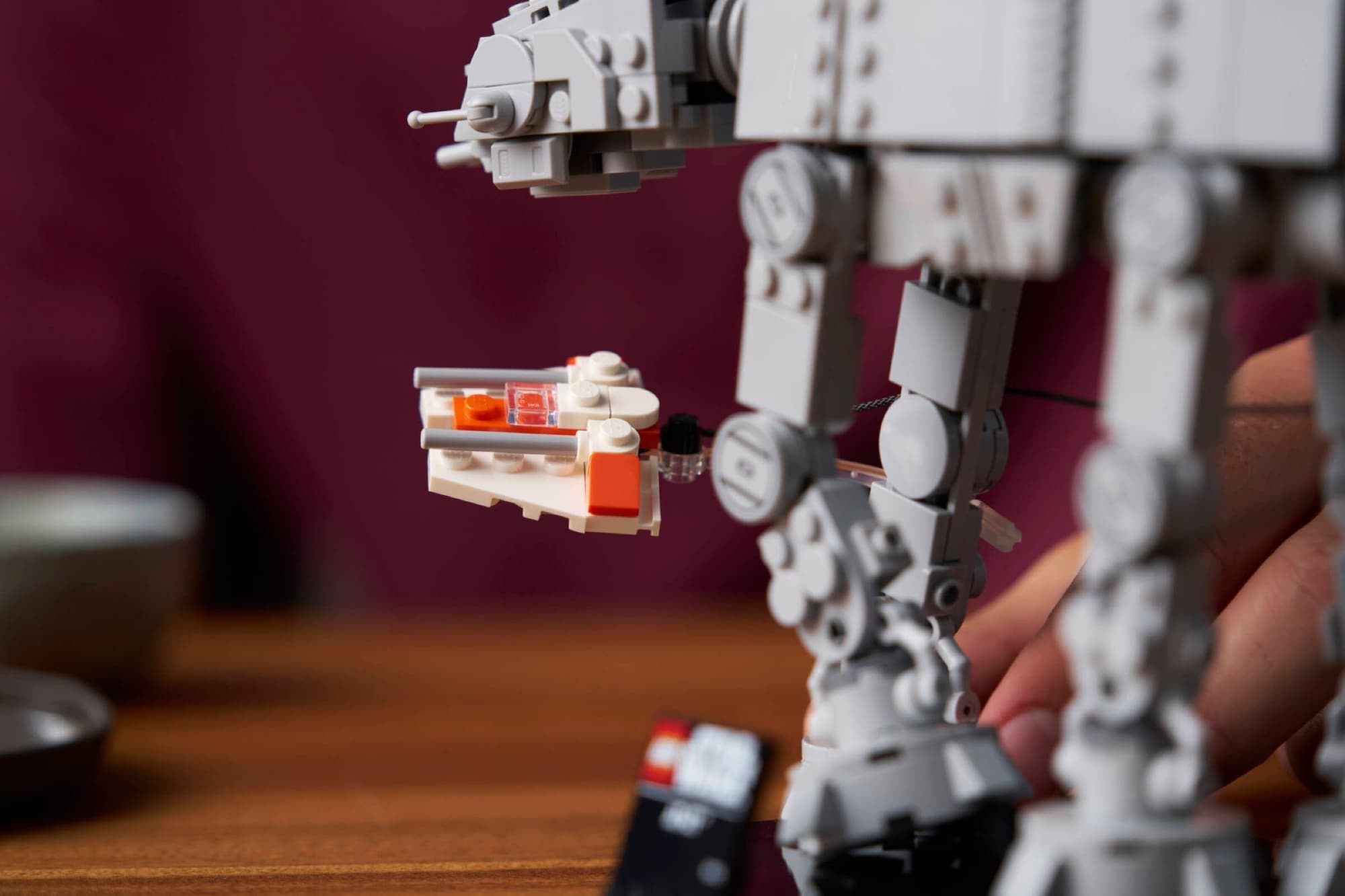 AT-AT och snowspeeder när det byggs och används