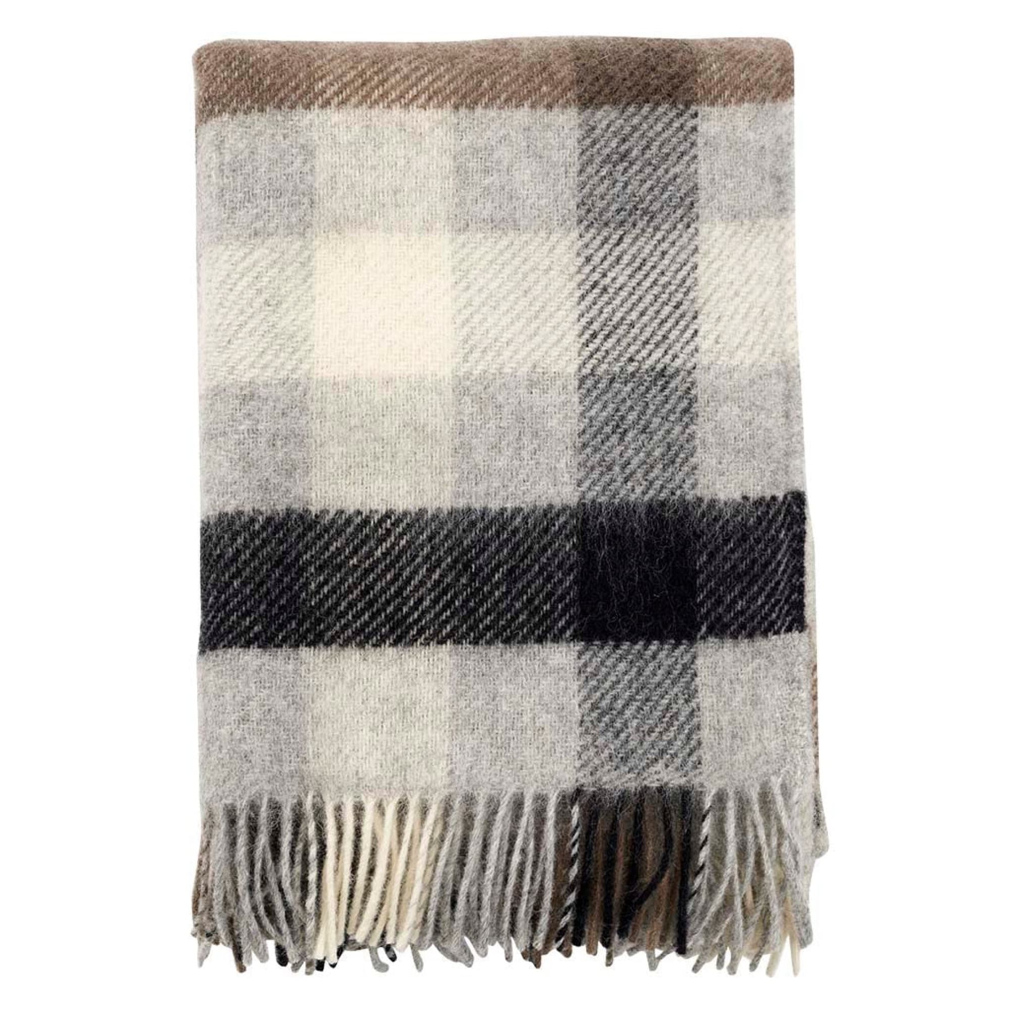 Gotland Multi pläd 130 × 200 cm i färgen Multi grå