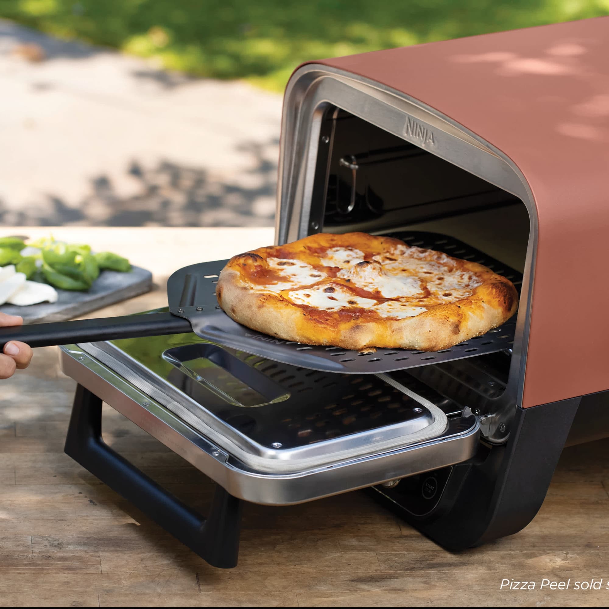 Pizza tas ut ur ugnen