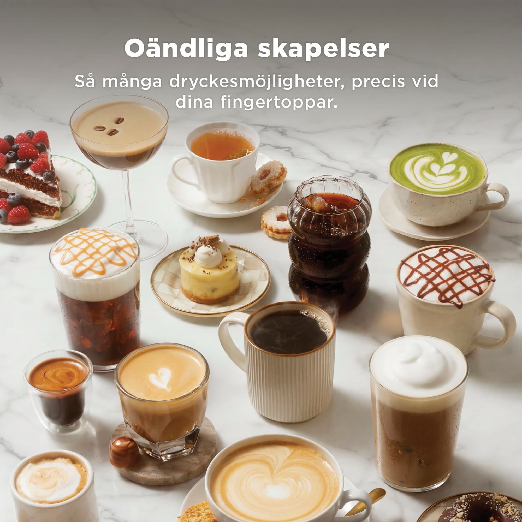 Kaffedrycker och bakverk på ett marmorbord