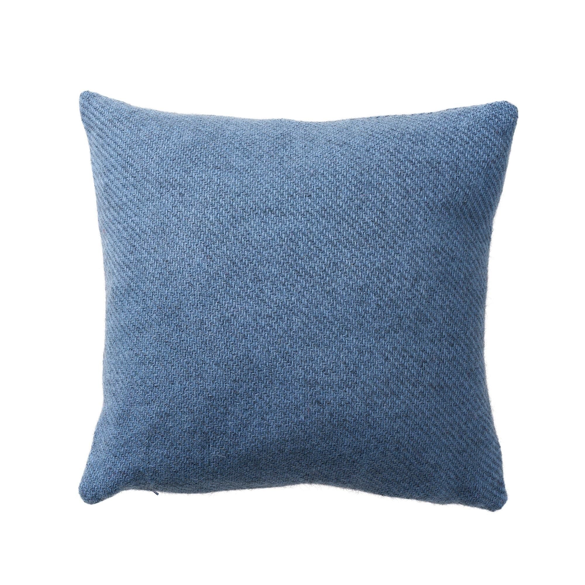 Gotland kuddfodral 45 × 45 cm i färgen Oändligt blå
