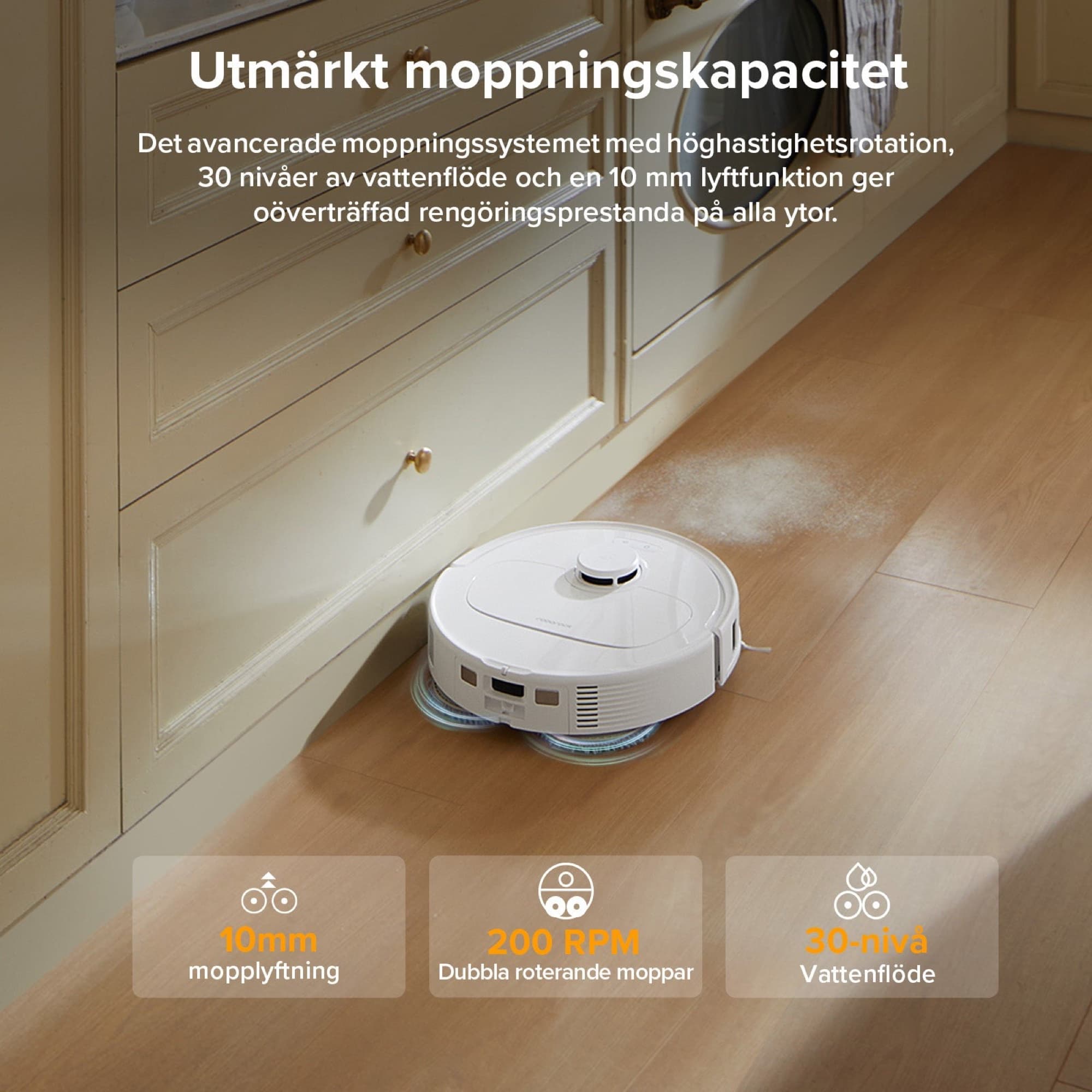QV 35A moppar ett trägolv